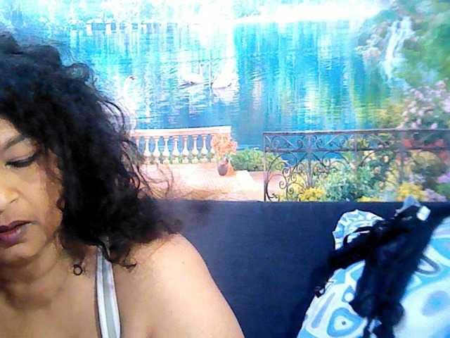 Live sex webcam photo for indianstar75 #277543081