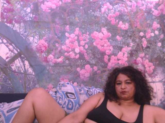 Live sex webcam photo for indianstar75 #290004835