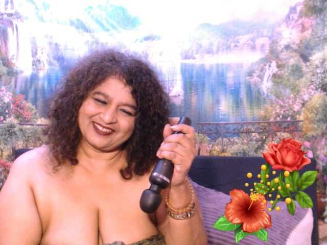 Live sex webcam photo for indianstar75 #290351990