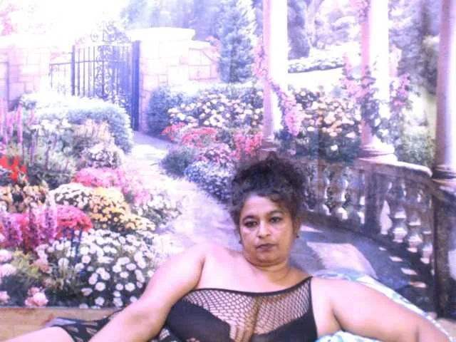 Live sex webcam photo for indianstar75 #290985828
