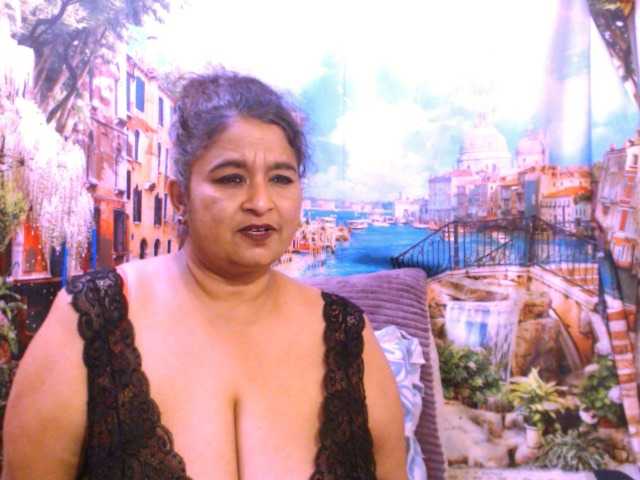 Live sex webcam photo for indianstar75 #291320096