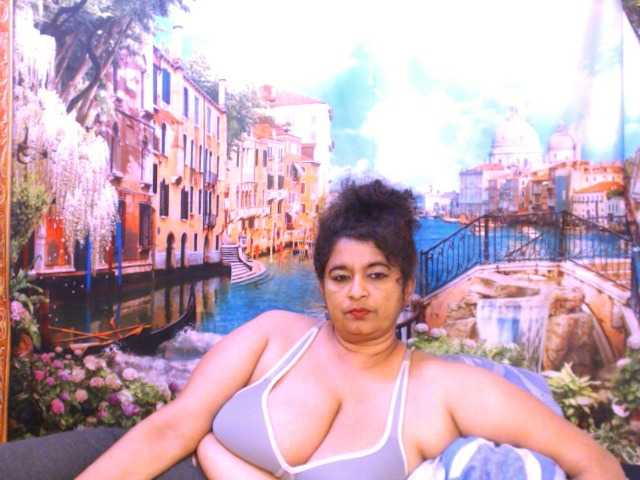 Live sex webcam photo for indianstar75 #291364710