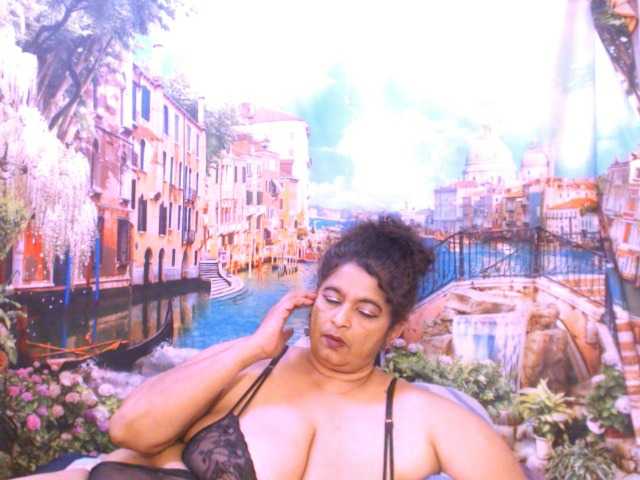 Live sex webcam photo for indianstar75 #291385494