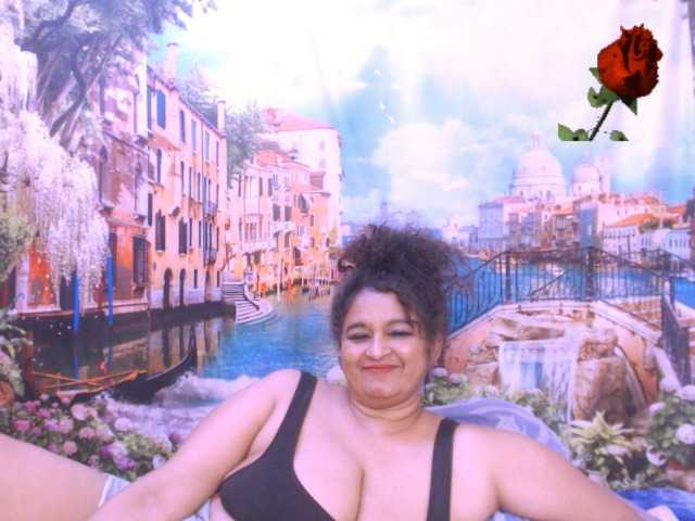 Live sex webcam photo for indianstar75 #291452777