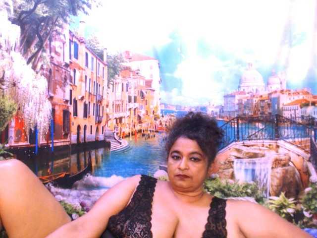 Live sex webcam photo for indianstar75 #291462357