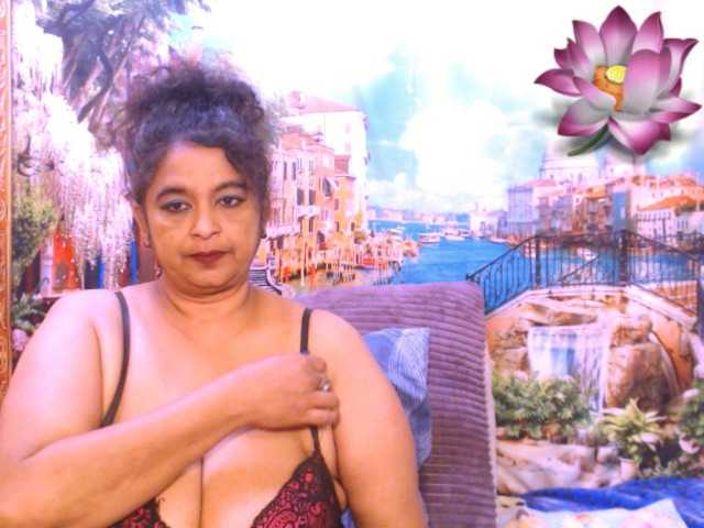 Live sex webcam photo for indianstar75 #291464414