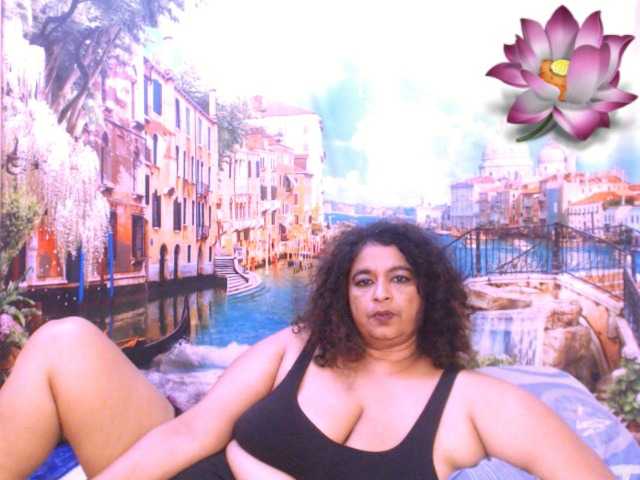 Live sex webcam photo for indianstar75 #291465773