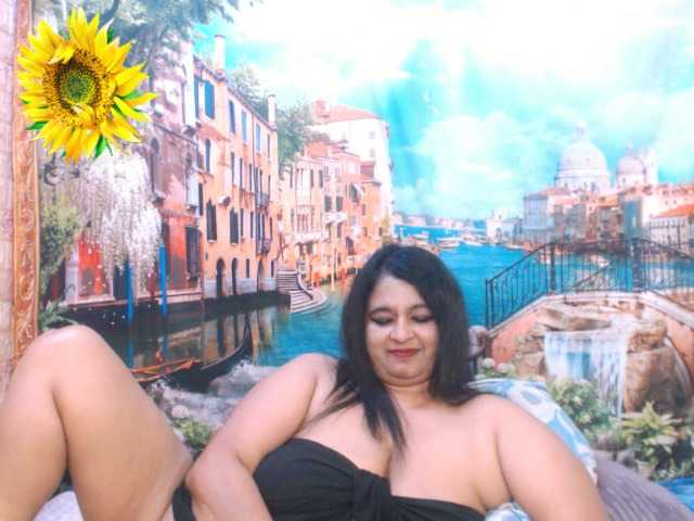 Live sex webcam photo for indianstar75 #291543238