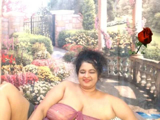 Live sex webcam photo for indianstar75 #291658677