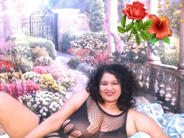 Live sex webcam photo for indianstar75 #291688408