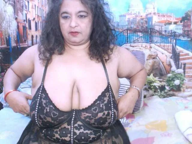 Live sex webcam photo for indianstar75 #291995711