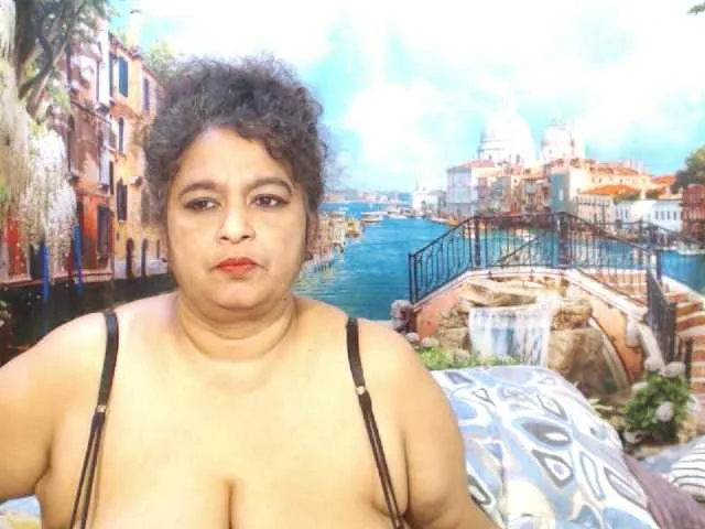 Live sex webcam photo for indianstar75 #292056118