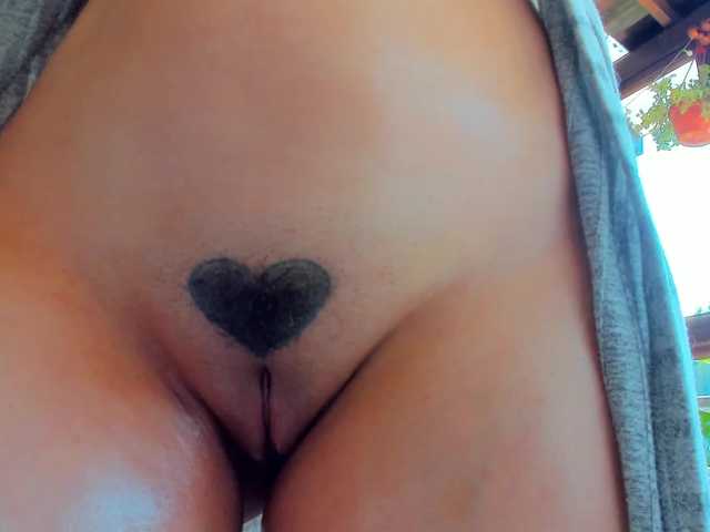 Live sex webcam photo for ingridblondy94 #291179277