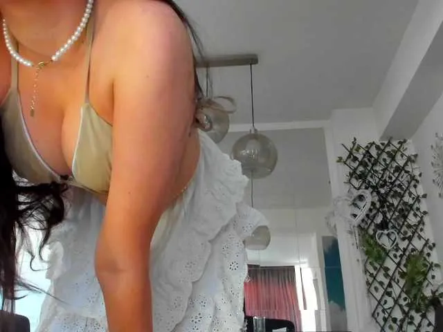 Live sex webcam photo for ireneVON #293433874
