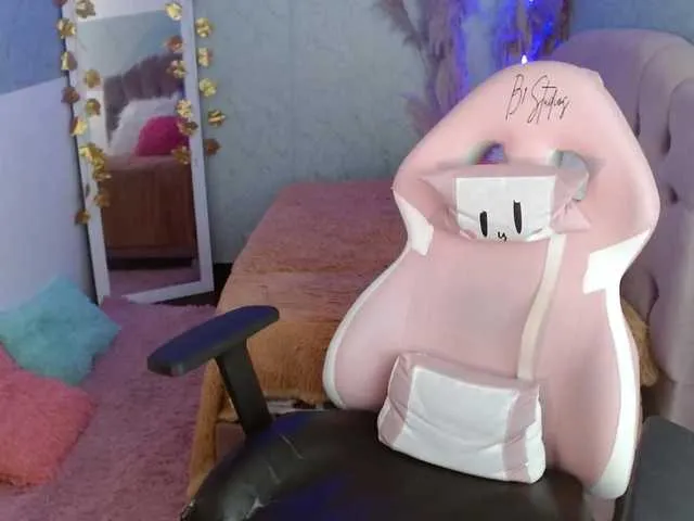 Live sex webcam photo for iris-tay #276628334
