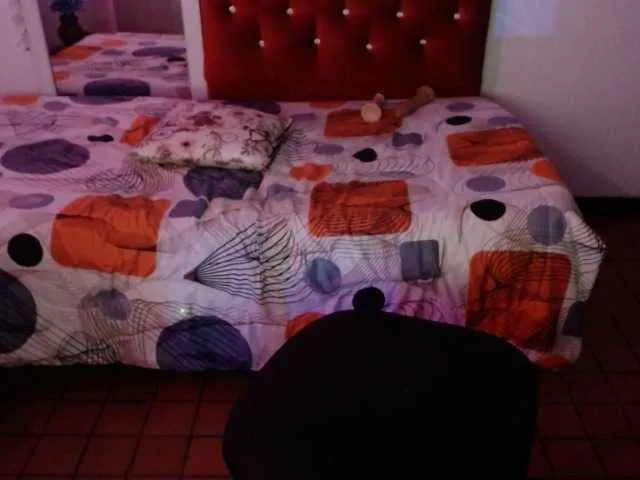 Live sex webcam photo for iris99 #276190199