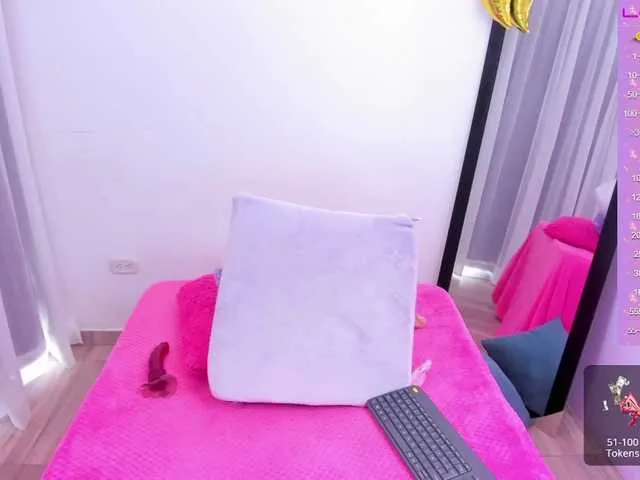 Live sex webcam photo for iriss-25 #275575307