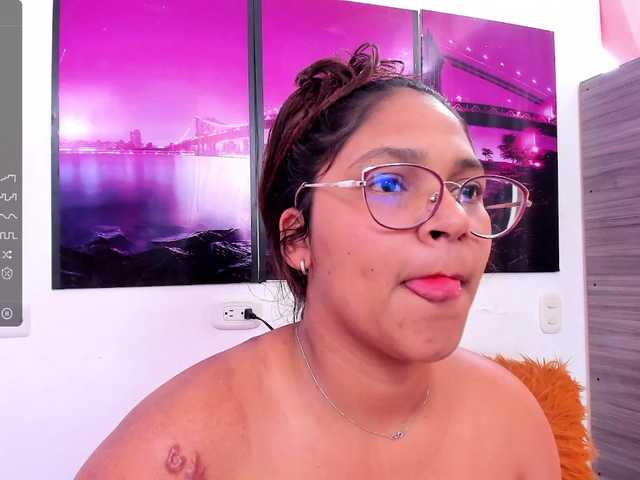 Live sex webcam photo for iriss-25 #277402036