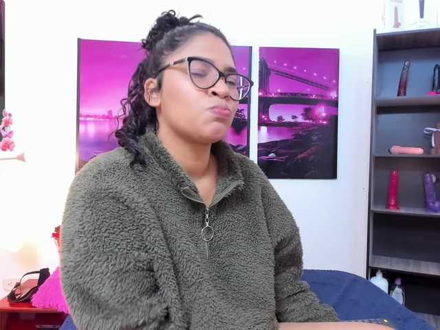 Live sex webcam photo for iriss-25 #278146399