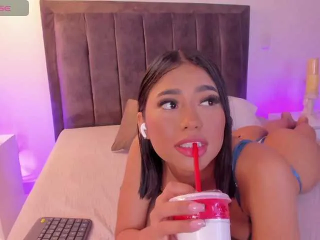 Live sex webcam photo for isa-bunny1 #278067701