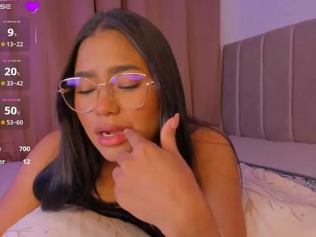 Live sex webcam photo for isa-bunny1 #291712520