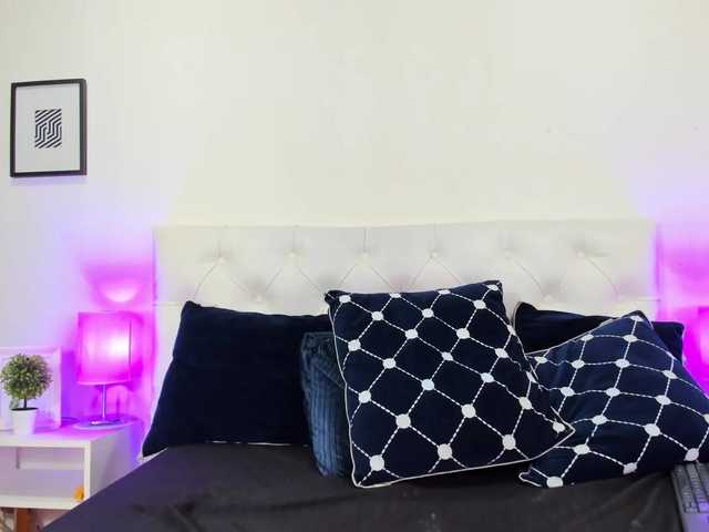 Live sex webcam photo for isa-molly #275656965