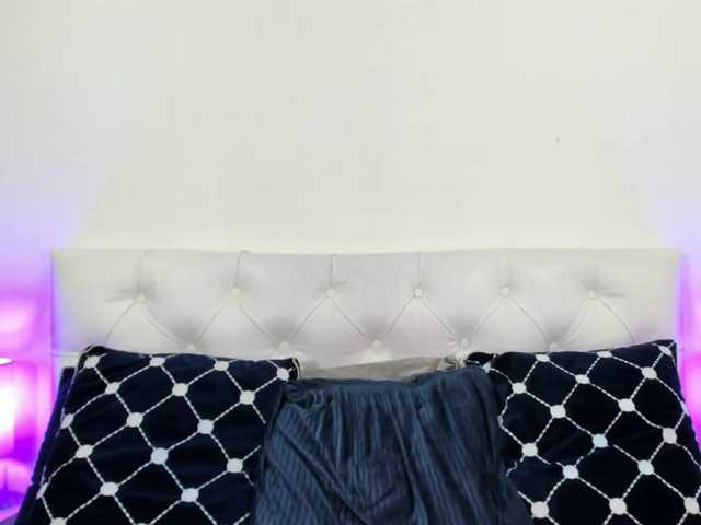 Live sex webcam photo for isa-molly #275743681