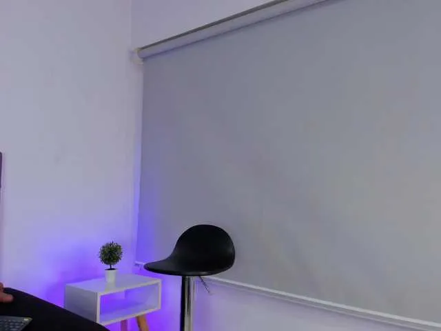 Live sex webcam photo for isa-molly #277634807