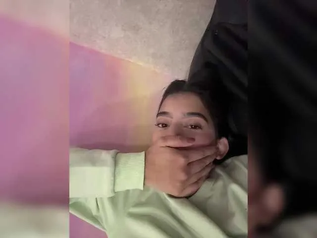 Live sex webcam photo for isa-queen #290534656