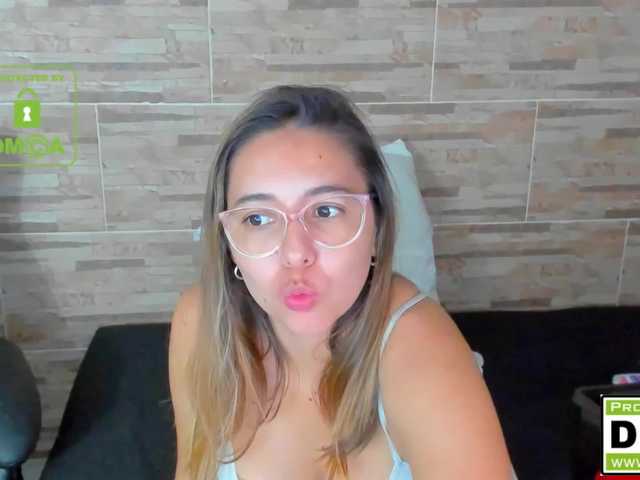 Live sex webcam photo for isabelasweet #274336817