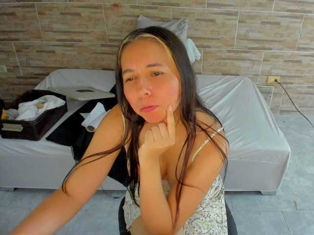 Live sex webcam photo for isabelasweet #276090991
