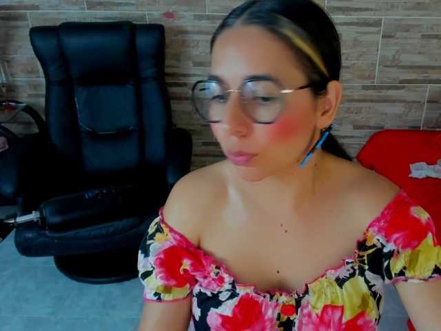 Live sex webcam photo for isabelasweet #276637754