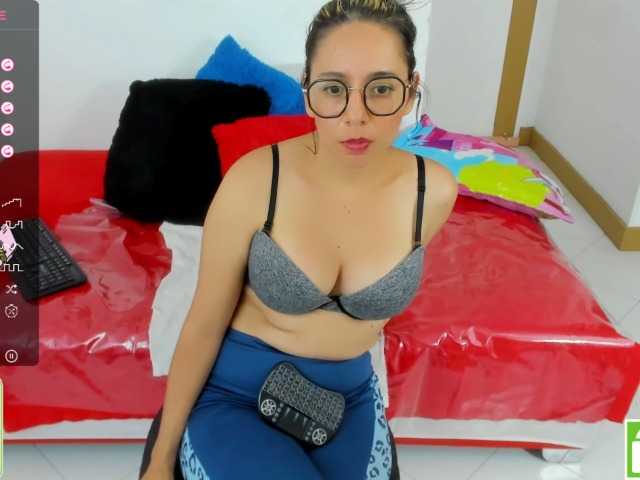 Live sex webcam photo for isabelasweet #277634255