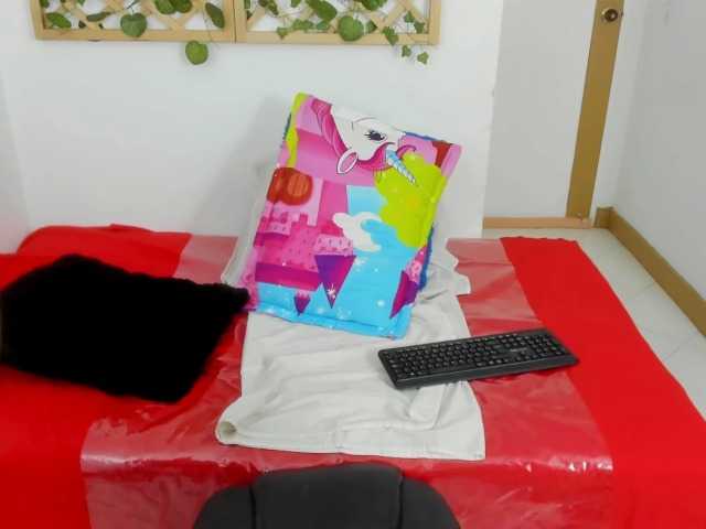 Live sex webcam photo for isabelasweet #277679607