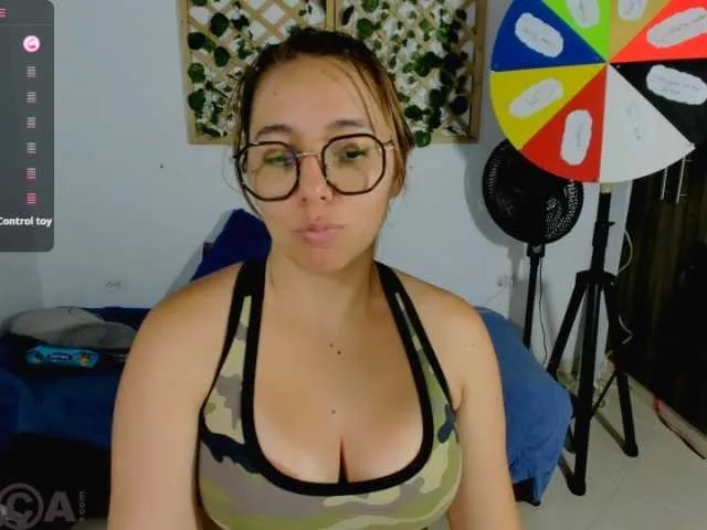 Live sex webcam photo for isabelasweet #291990762