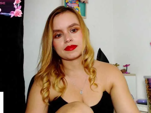 Live sex webcam photo for isabella-77 #291455972