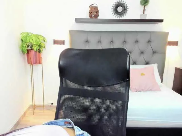 Live sex webcam photo for isabella-florez22 #291166985