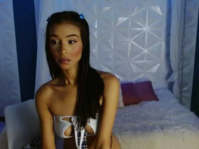 Live sex webcam photo for isabella-mont #273432044