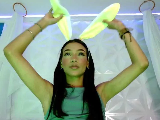 Live sex webcam photo for isabella-mont #273533217