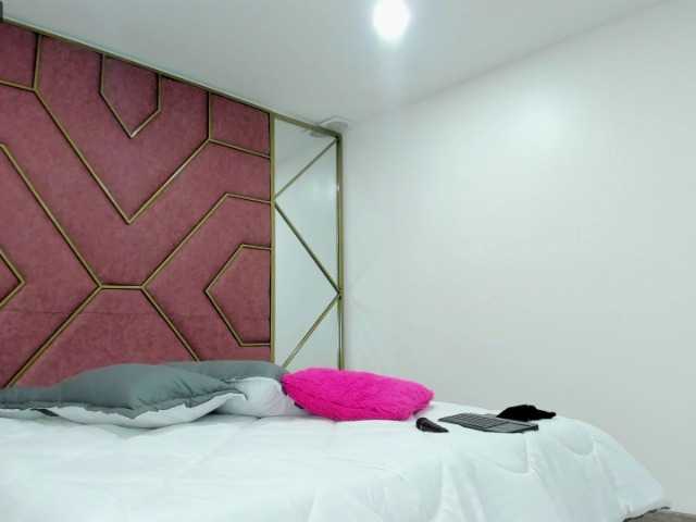 Live sex webcam photo for isabella-smit #275594274