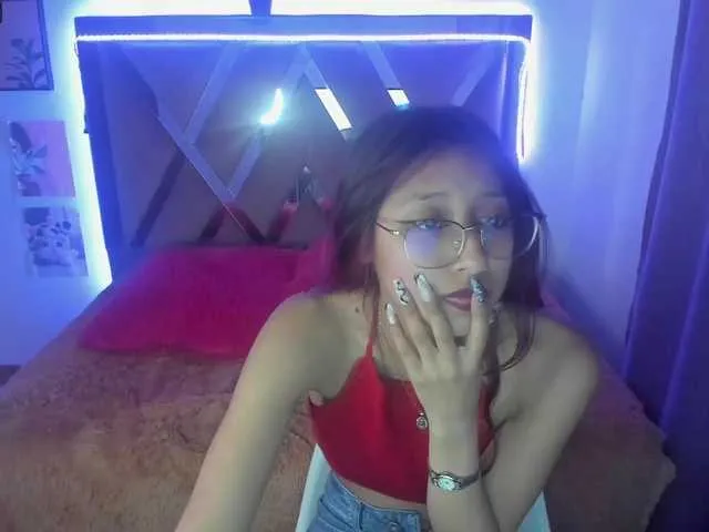 Live sex webcam photo for Isabella16 #272847399