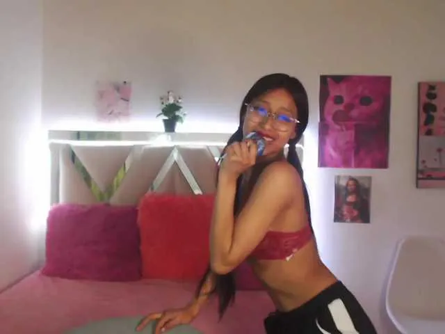 Live sex webcam photo for Isabella16 #273009507