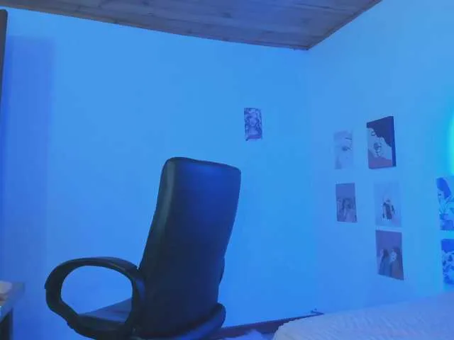 Live sex webcam photo for Isabella16 #273259670