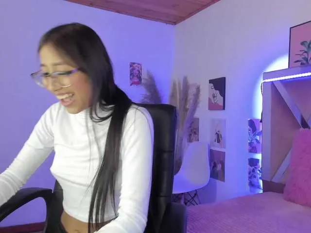 Live sex webcam photo for Isabella16 #273366970