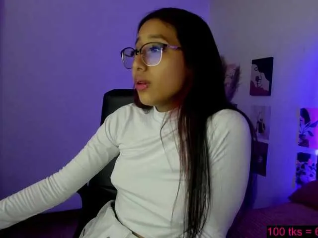 Live sex webcam photo for Isabella16 #273401985