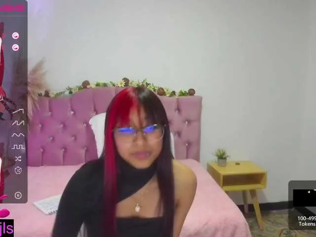 Live sex webcam photo for Isabella16 #273690714