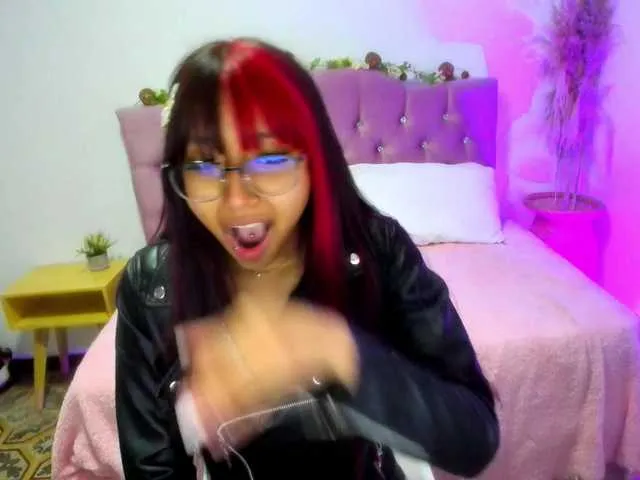 Live sex webcam photo for Isabella16 #273700041