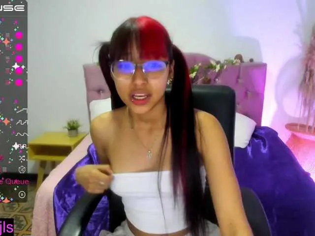 Live sex webcam photo for Isabella16 #273729890