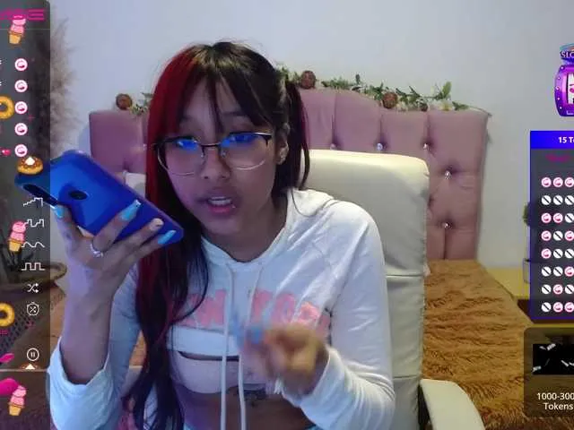 Live sex webcam photo for Isabella16 #274356436