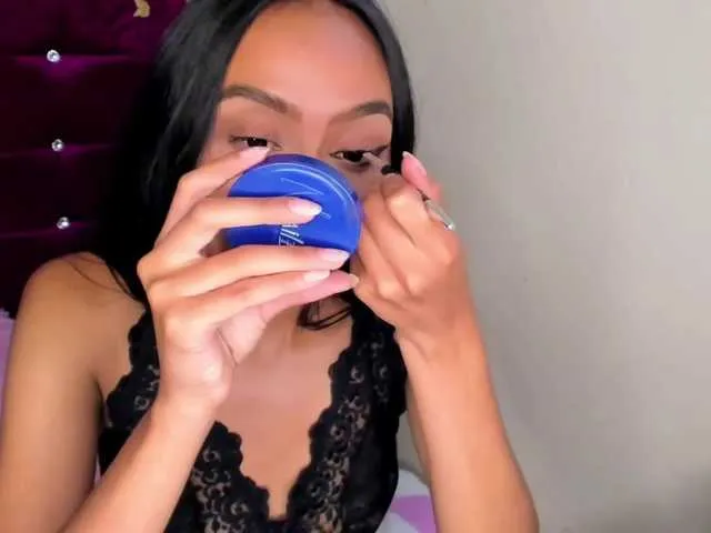 Live sex webcam photo for isabellablack #273348975